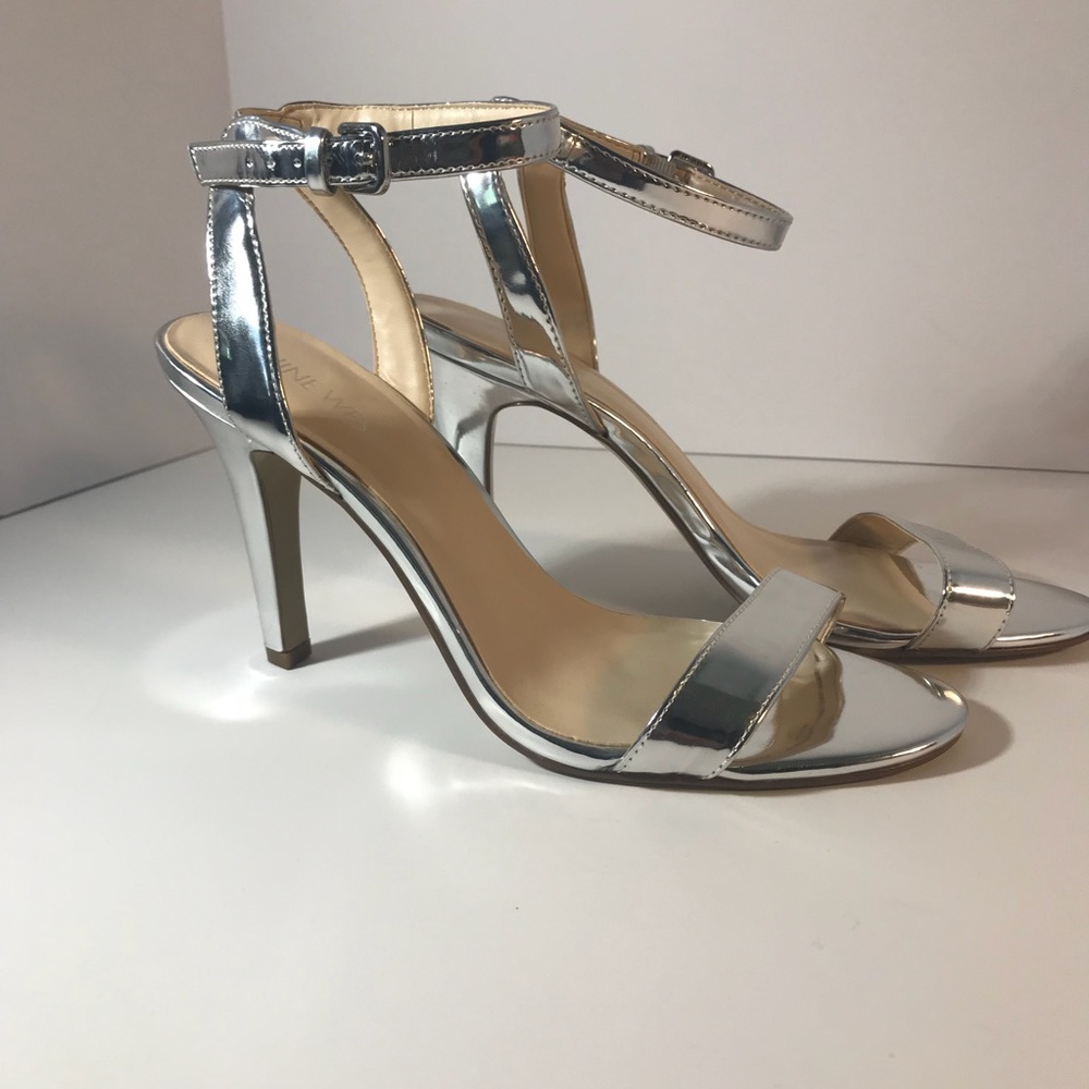 Sandals - Picture 2 of 6